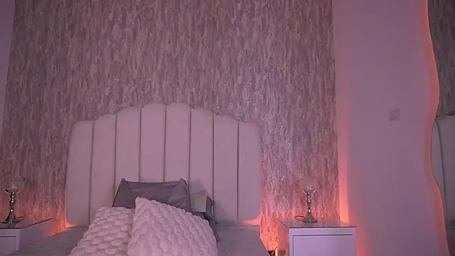 Snapshot of anne_bb chatting on April 14, 2026, 7:20 pm anne bb online show from April 14, 2026, 7:20 pm