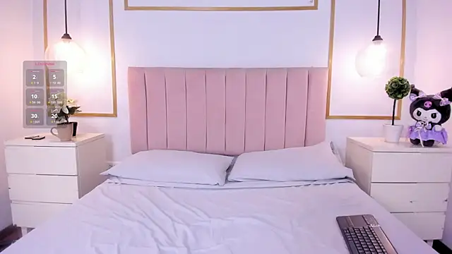 Snapshot of NixShadow chatting on April 8, 2026, 11:05 pm NixShadow online show from April 8, 2026, 11:05 pm