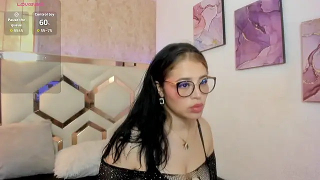 Lips Hotz online show from April 14, 2026, 1:28 pm