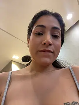 Snapshot of Hana-Parker chatting on May 4, 2026, 10:06 pm Hana-Parker online show from May 4, 2026, 10:06 pm