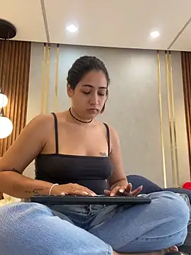 Snapshot of Hana-Parker chatting on May 10, 2026, 2:00 pm Hana-Parker online show from May 10, 2026, 2:00 pm