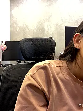 Snapshot of Hana-Parker chatting on May 15, 2026, 9:00 pm Hana-Parker online show from May 15, 2026, 9:00 pm