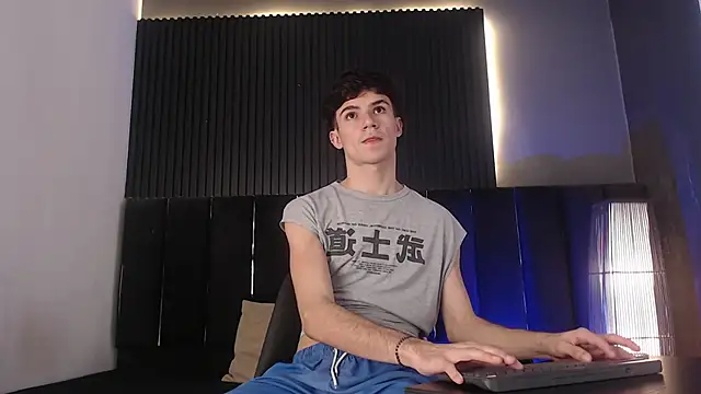 Logan Steel online show from June 19, 2026, 5:12 am