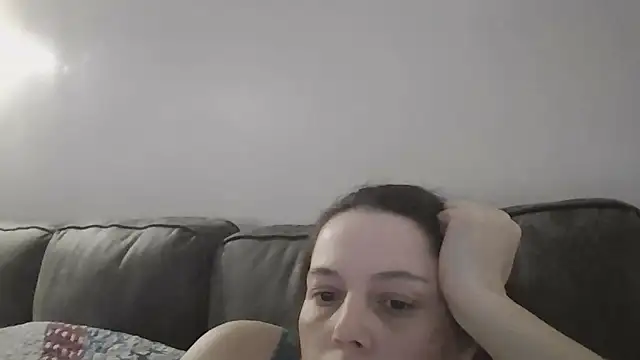 lily1982 online show from April 26, 2026, 4:32 am