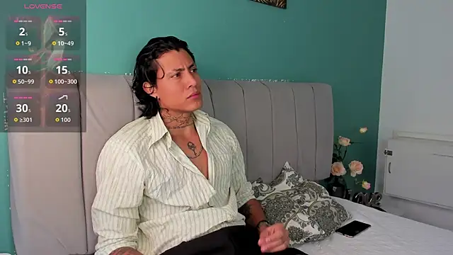 Snapshot of Damian_Romanoff chatting on April 15, 2026, 1:07 pm Damian Romanoff online show from April 15, 2026, 1:07 pm