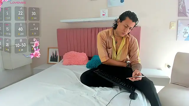 Snapshot of Damian_Romanoff chatting on May 1, 2026, 12:54 pm Damian Romanoff online show from May 1, 2026, 12:54 pm