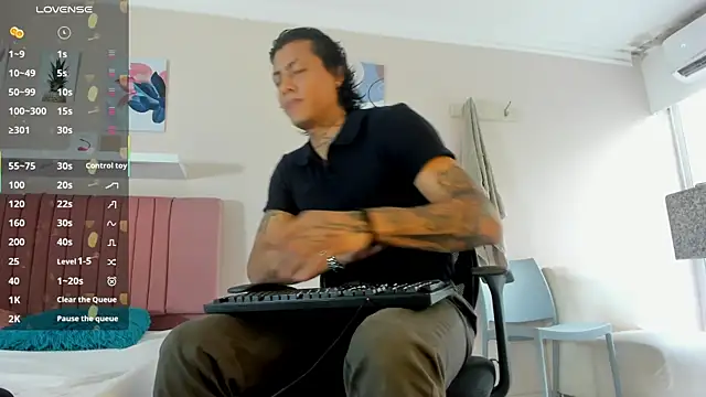 Snapshot of Damian_Romanoff chatting on May 10, 2026, 7:19 pm Damian Romanoff online show from May 10, 2026, 7:19 pm