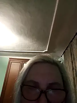 AureliaSky598 online show from May 3, 2026, 11:22 pm