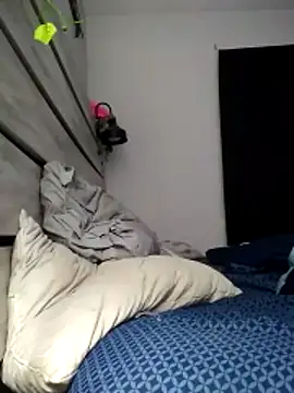 zdaddymm online show from June 15, 2026, 4:25 am