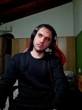 Snapshot of Gonza42OArg chatting on April 8, 2026, 3:50 am Gonza42OArg online show from April 8, 2026, 3:50 am