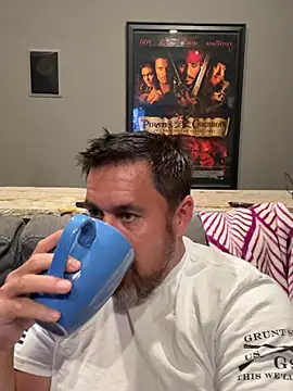 Snapshot of Farrahanddaddy chatting on July 18, 2026, 12:31 pm Farrahanddaddy online show from July 18, 2026, 12:31 pm
