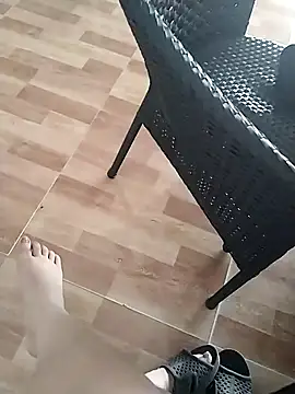 Ninilove 2k online show from April 13, 2026, 6:52 am