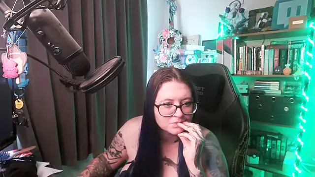 CaptivatedTate online show from April 13, 2026, 2:06 am