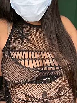 Desifiregirl online show from May 15, 2026, 7:32 pm