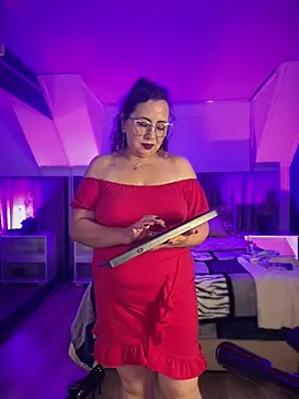 Jenifer cruz online show from April 11, 2026, 7:45 am