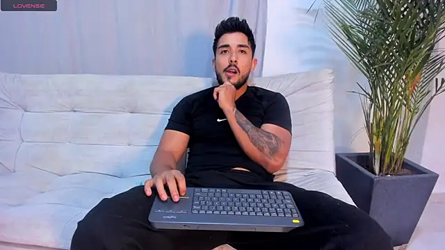 alangreek1 online show from July 5, 2026, 3:34 am
