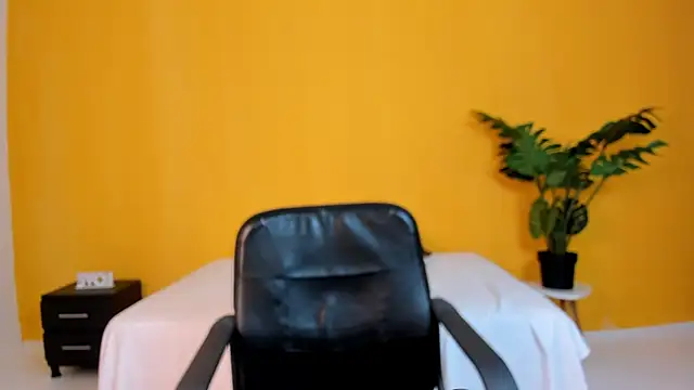 arianarousee online show from April 29, 2026, 6:14 pm
