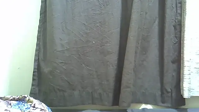 Snapshot of Tirries_Baddie chatting on April 14, 2026, 12:27 am Tirries Baddie online show from April 14, 2026, 12:27 am