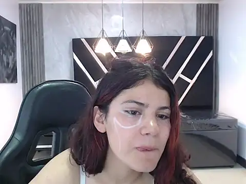 Scarlett jhonson ch online show from April 12, 2026, 3:17 pm