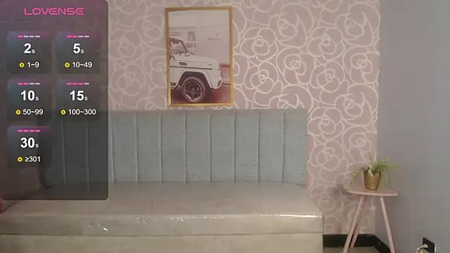 Scarlett jhonson ch online show from April 24, 2026, 7:38 pm
