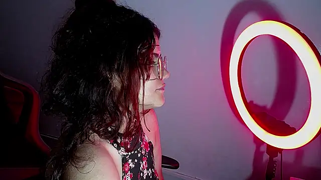 Scarlett jhonson ch online show from April 29, 2026, 5:30 pm