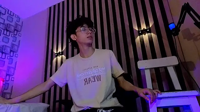 Snapshot of Twink_Sebas7 chatting on July 10, 2026, 12:08 pm Twink Sebas7 online show from July 10, 2026, 12:08 pm