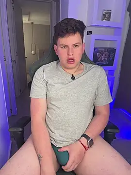 Snapshot of Thiago___ chatting on April 11, 2026, 5:06 pm Thiago online show from April 11, 2026, 5:06 pm