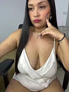 Simplemente Aurora online show from May 21, 2026, 7:10 pm