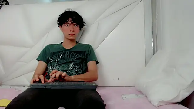 Snapshot of Shirowitheb chatting on April 9, 2026, 1:16 pm Shirowitheb online show from April 9, 2026, 1:16 pm