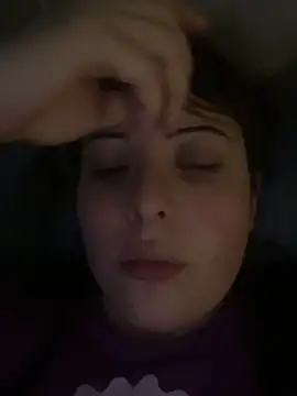 coraima333 online show from April 10, 2026, 2:06 am