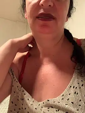 Lizzaa80 online show from July 10, 2026, 8:00 pm