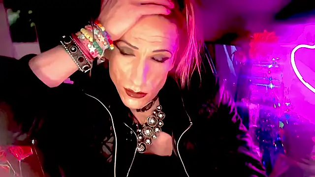 Snapshot of TgirlBrat chatting on June 5, 2026, 6:20 am TgirlBrat online show from June 5, 2026, 6:20 am
