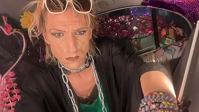 Snapshot of TgirlBrat chatting on June 19, 2026, 2:16 am TgirlBrat online show from June 19, 2026, 2:16 am