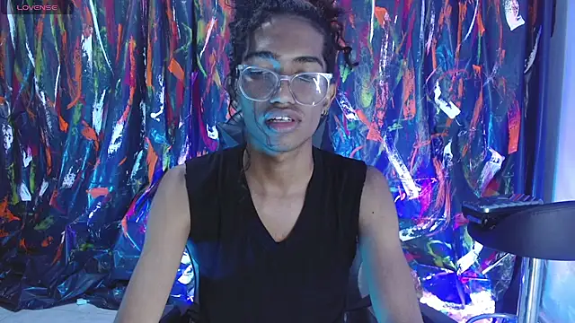 Snapshot of triiangel_latinboy chatting on May 29, 2026, 12:36 pm triiangel latinboy online show from May 29, 2026, 12:36 pm