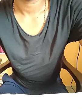 bullhottamil online show from April 17, 2026, 5:32 am