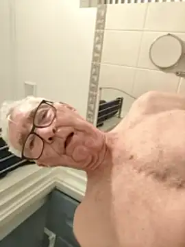cuminmyface100 online show from June 2, 2026, 12:56 am