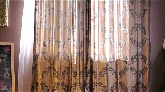 Snapshot of NicolWimett chatting on April 15, 2026, 6:53 am NicolWimett online show from April 15, 2026, 6:53 am