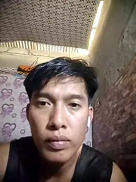 jeckz012 online show from April 13, 2026, 5:57 am