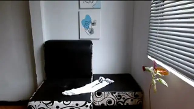 alisonnturbay online show from May 25, 2026, 12:11 pm