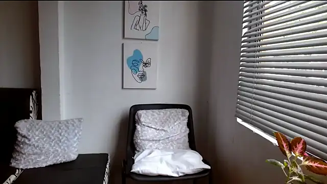 alisonnturbay online show from June 12, 2026, 2:27 pm