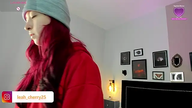 Snapshot of Leah_cherry chatting on May 8, 2026, 10:48 pm Leah cherry online show from May 8, 2026, 10:48 pm