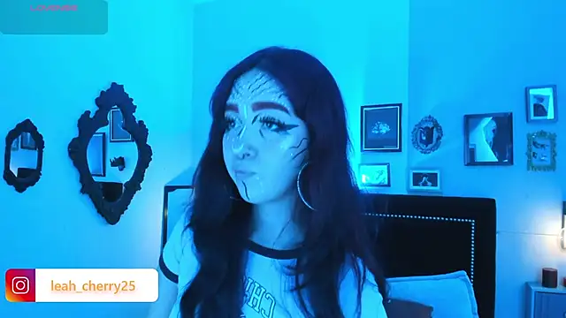 Snapshot of Leah_cherry chatting on May 28, 2026, 10:40 pm Leah cherry online show from May 28, 2026, 10:40 pm
