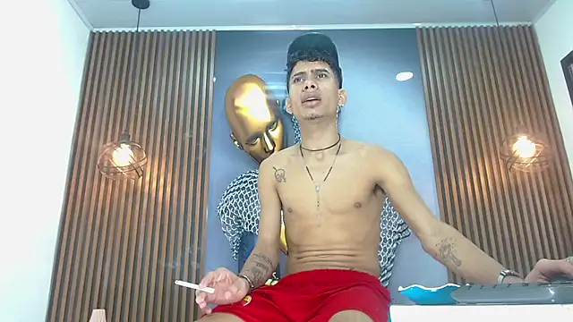 Skinny cute Alyer online show from April 22, 2026, 2:14 am