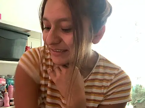 SolMlrena online show from June 4, 2026, 8:48 pm