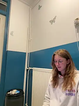 Snapshot of SweetNatalie699 chatting on April 9, 2026, 7:19 pm SweetNatalie699 online show from April 9, 2026, 7:19 pm