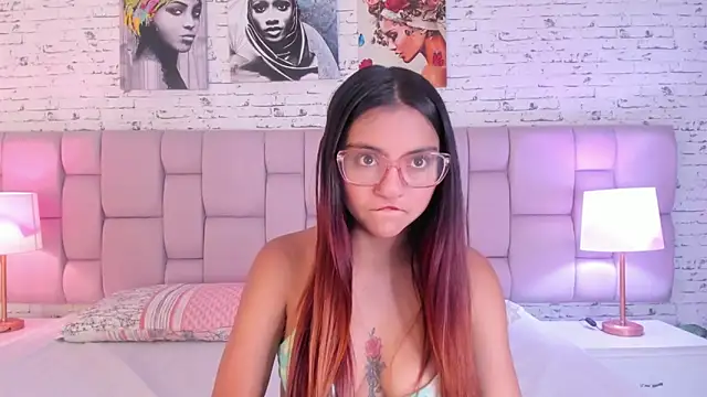 Snapshot of AshleeyRoberts chatting on May 9, 2026, 1:38 pm AshleeyRoberts online show from May 9, 2026, 1:38 pm