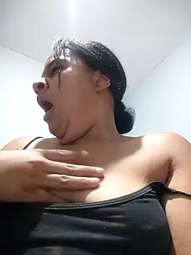 sexybronwlatin online show from April 10, 2026, 8:41 am