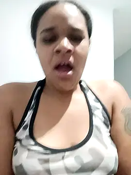 sexybronwlatin online show from April 18, 2026, 8:40 am