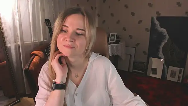 MiaSparkes online show from June 17, 2026, 11:01 am