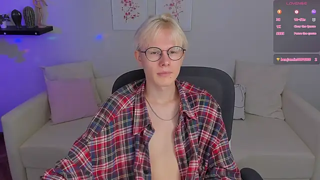 Snapshot of Liam_Blair chatting on July 6, 2026, 9:50 am Liam Blair online show from July 6, 2026, 9:50 am